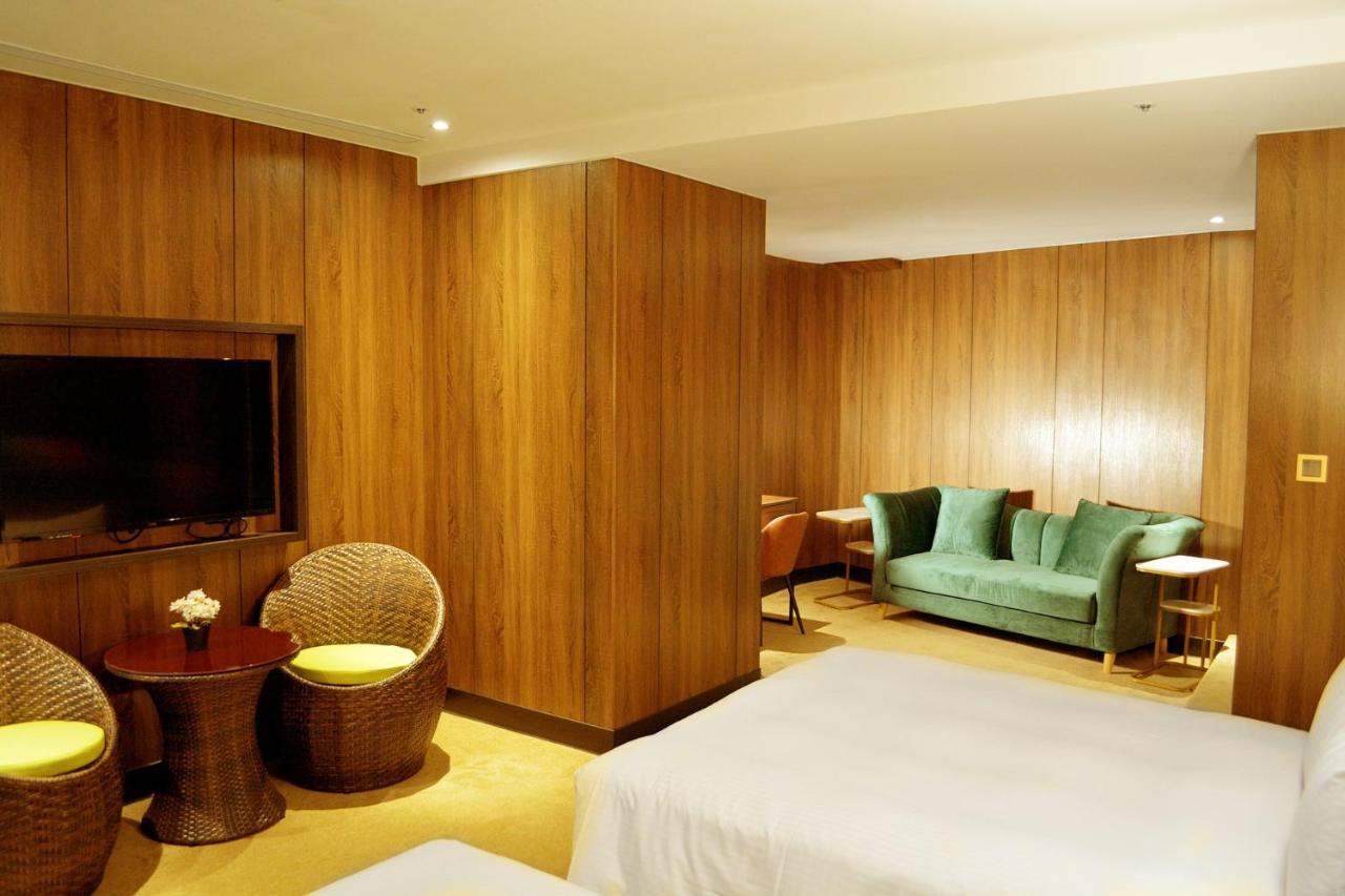 Taipei Heroes Square Hotel Exterior photo